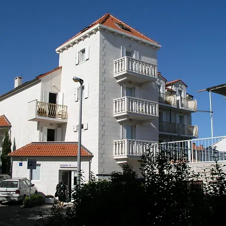 ゲストハウス Villa Supetar スペタル