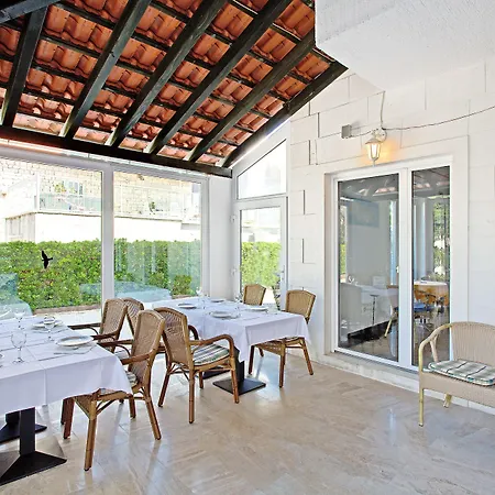 ゲストハウス Villa Supetar スペタル