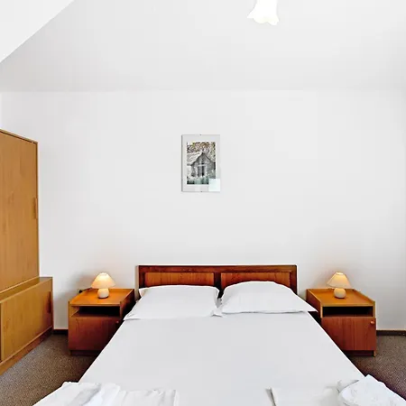 Villa Supetar ゲストハウス スペタル