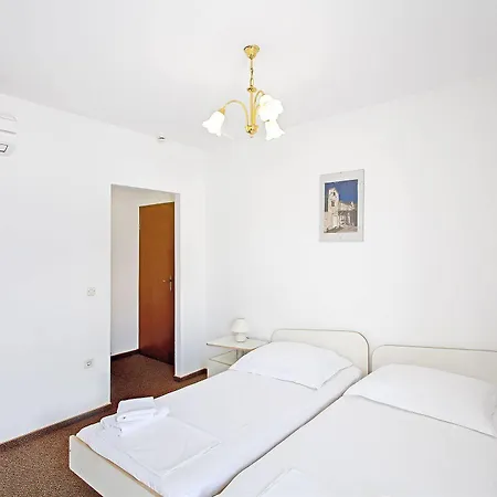 Villa Supetar 3*