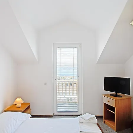 Villa Supetar ゲストハウス スペタル