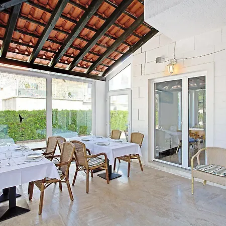 Villa Supetar 3*
