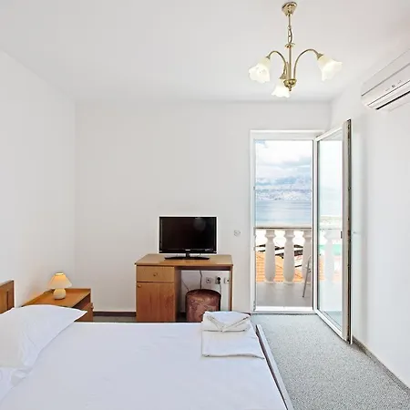 ゲストハウス Villa Supetar スペタル