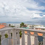 Villa Supetar 3*
