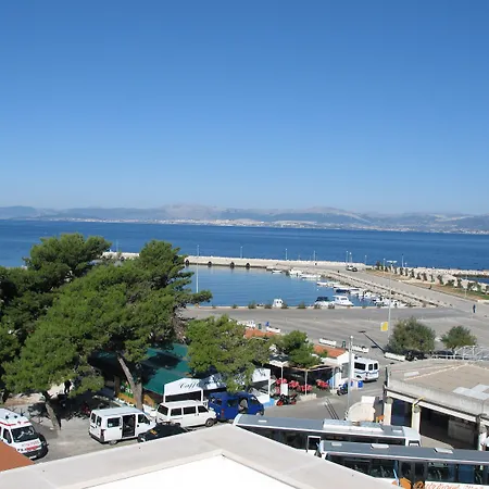 Vendégház Villa Supetar 3*