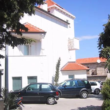 Villa Supetar Vendégház 3*