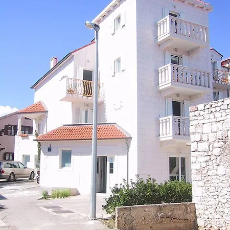 Villa Supetar 3*