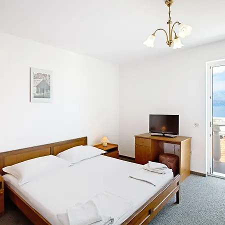 Villa Supetar 3*