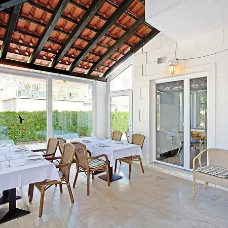 Villa Supetar 3*