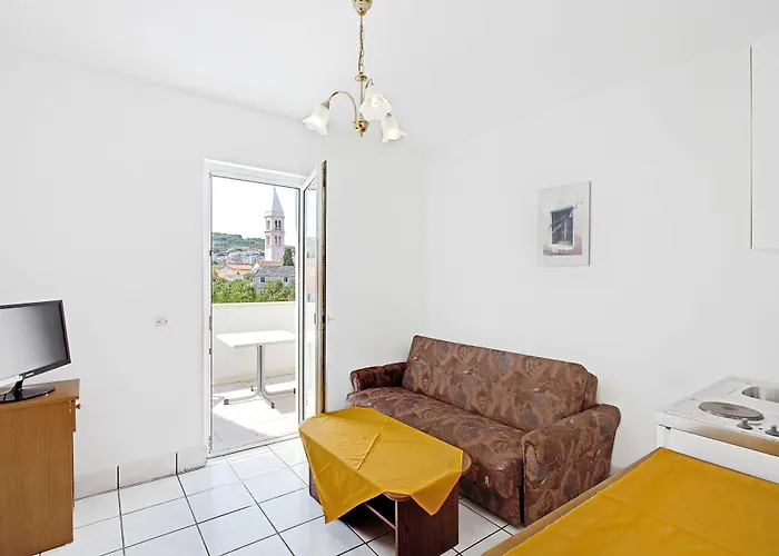 Villa Supetar 3*
