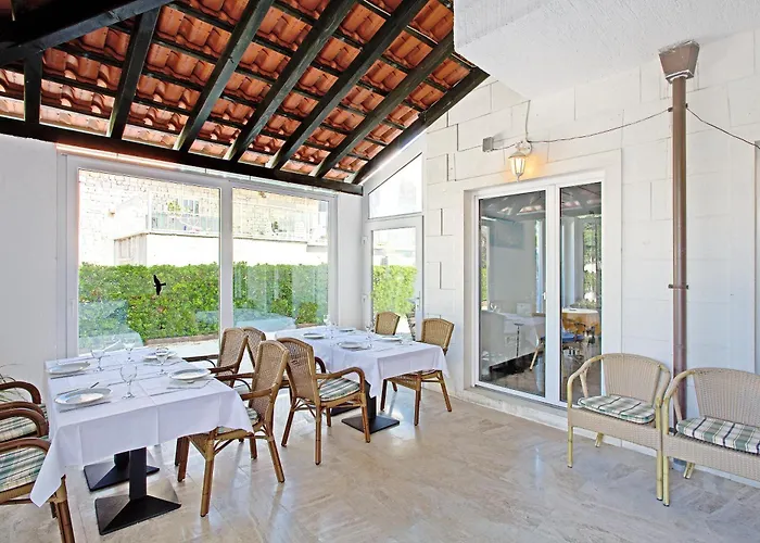 Villa Supetar 3*