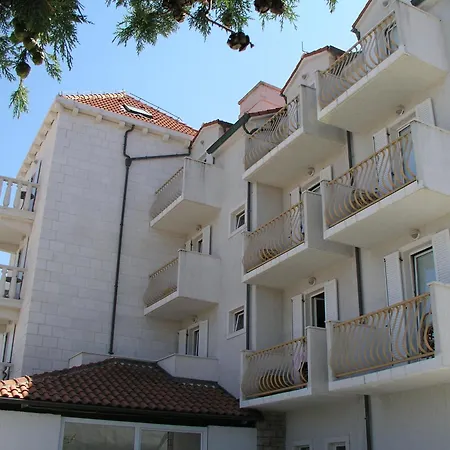 Konukevi Villa Supetar